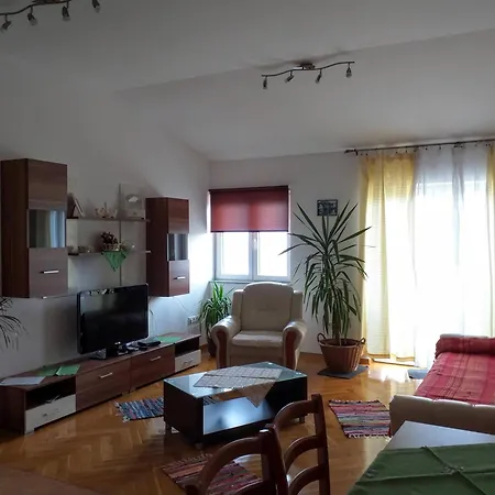 Monika Appartement *